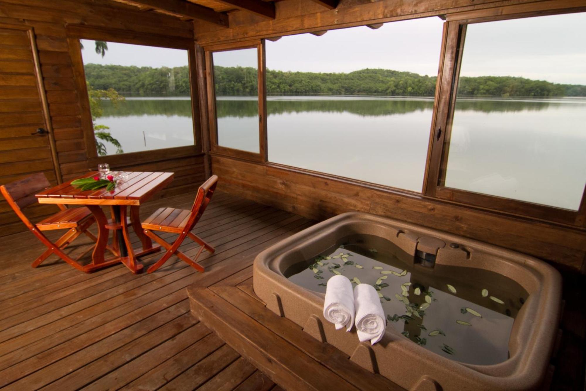 Las Lagunas Boutique Hotel Flores Ruang foto