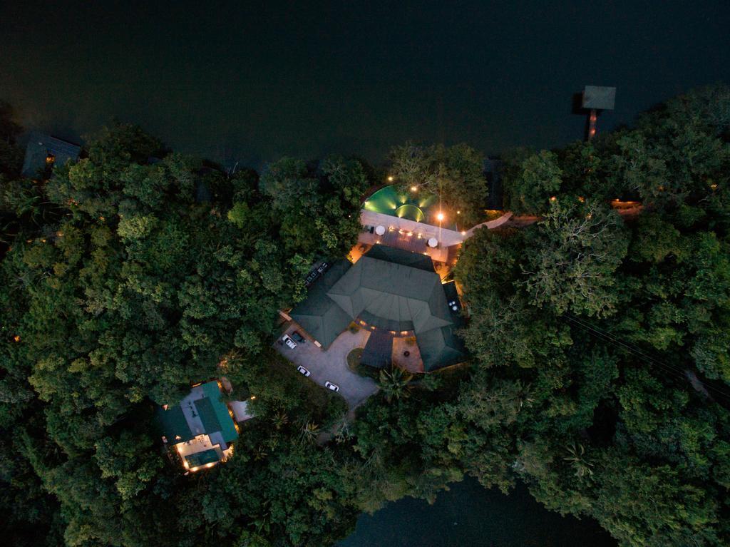 Las Lagunas Boutique Hotel Flores Bagian luar foto